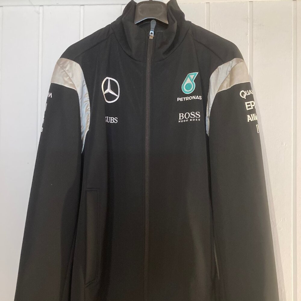 Hugo Boss AMG Mercedes Petronas Team Issue Softshell jacket Size Medium